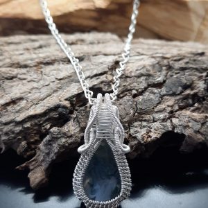 Moss agate pendant