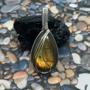 Labradorite pendant